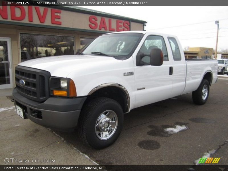 Oxford White Clearcoat / Medium Flint 2007 Ford F250 Super Duty XL SuperCab 4x4