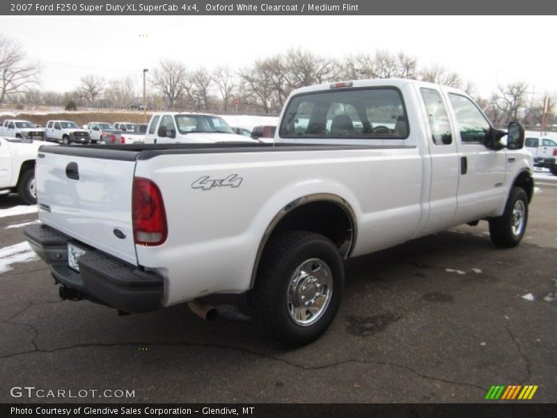 Oxford White Clearcoat / Medium Flint 2007 Ford F250 Super Duty XL SuperCab 4x4