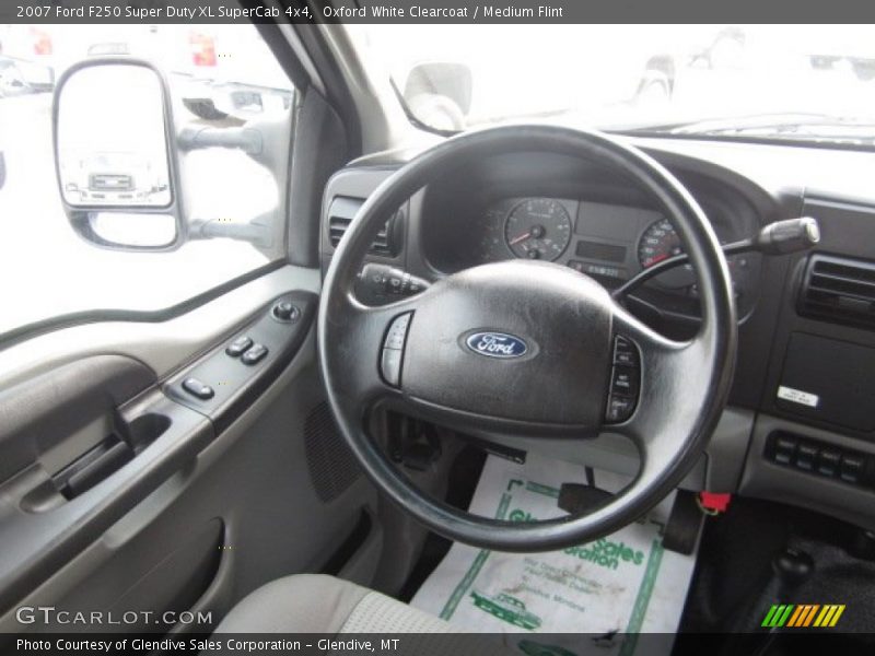 Oxford White Clearcoat / Medium Flint 2007 Ford F250 Super Duty XL SuperCab 4x4