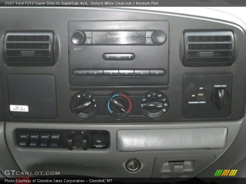 Oxford White Clearcoat / Medium Flint 2007 Ford F250 Super Duty XL SuperCab 4x4