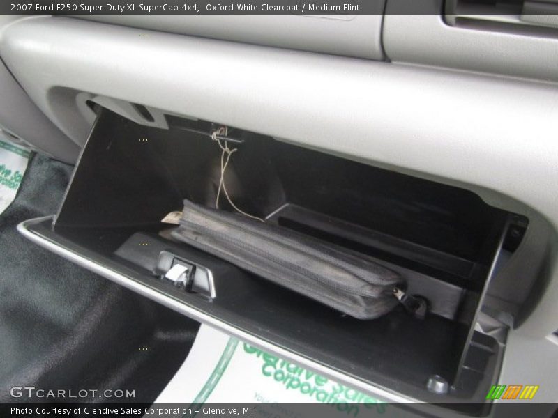 Oxford White Clearcoat / Medium Flint 2007 Ford F250 Super Duty XL SuperCab 4x4