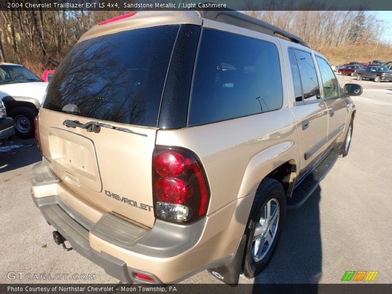 Sandstone Metallic / Light Cashmere 2004 Chevrolet TrailBlazer EXT LS 4x4