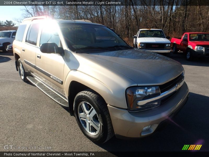 Sandstone Metallic / Light Cashmere 2004 Chevrolet TrailBlazer EXT LS 4x4