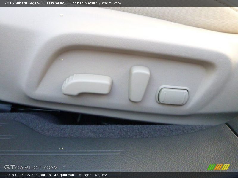 Tungsten Metallic / Warm Ivory 2016 Subaru Legacy 2.5i Premium