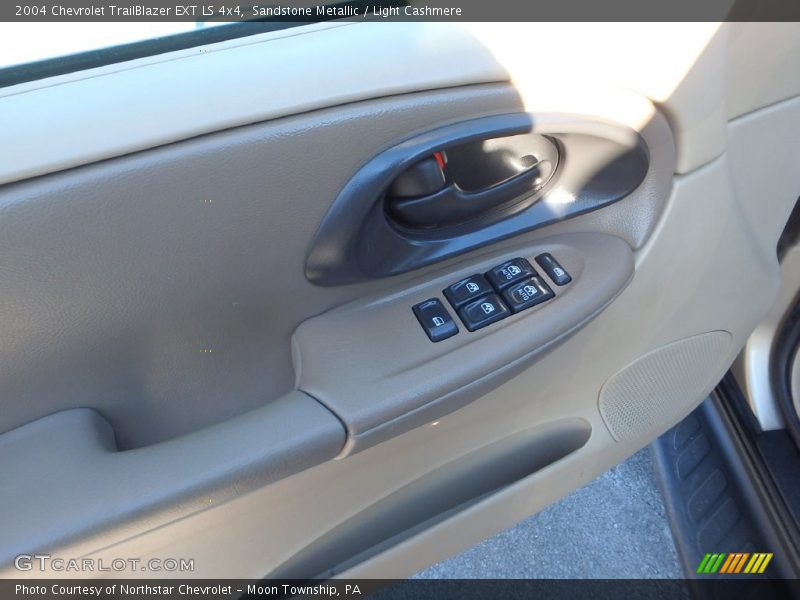 Sandstone Metallic / Light Cashmere 2004 Chevrolet TrailBlazer EXT LS 4x4
