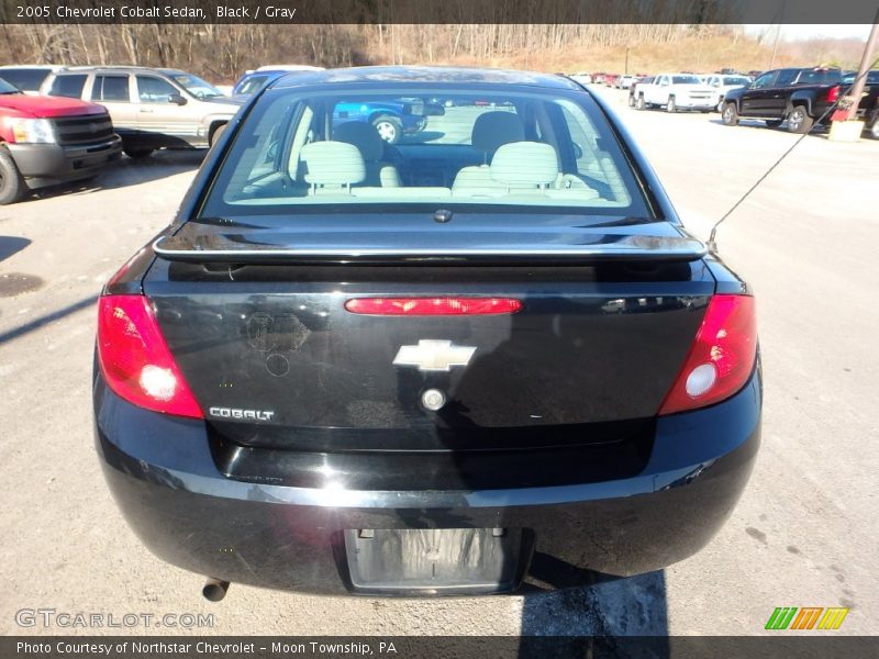 Black / Gray 2005 Chevrolet Cobalt Sedan