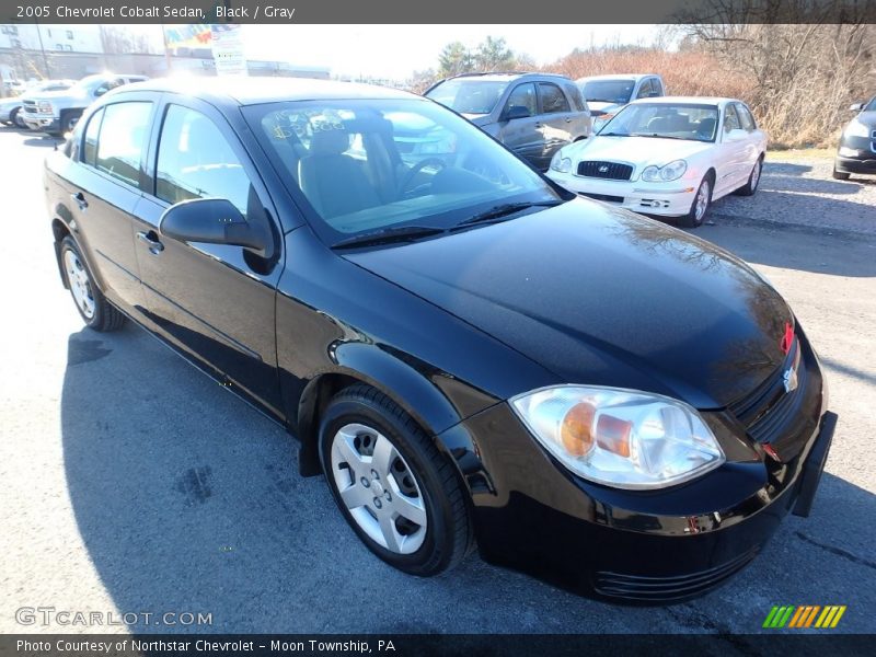 Black / Gray 2005 Chevrolet Cobalt Sedan