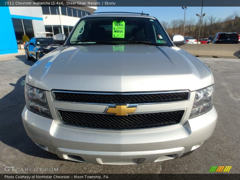 Sheer Silver Metallic / Ebony 2011 Chevrolet Avalanche LS 4x4