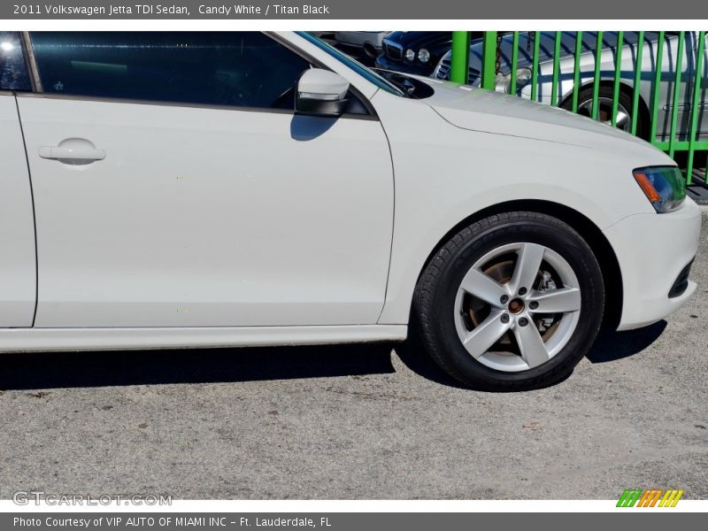 Candy White / Titan Black 2011 Volkswagen Jetta TDI Sedan