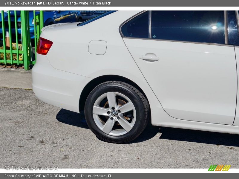 Candy White / Titan Black 2011 Volkswagen Jetta TDI Sedan