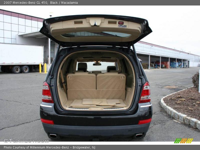 Black / Macadamia 2007 Mercedes-Benz GL 450