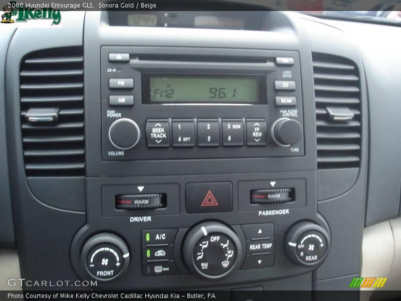 Sonora Gold / Beige 2008 Hyundai Entourage GLS