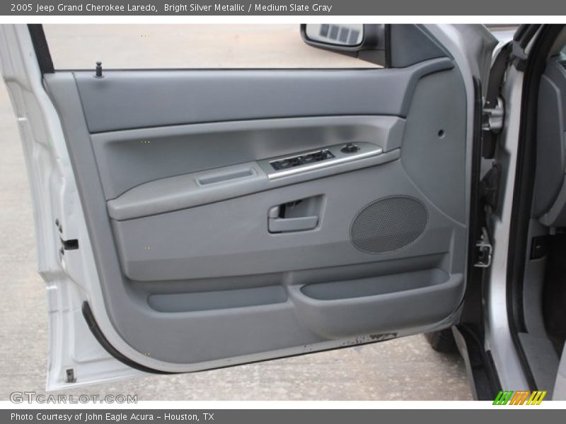 Bright Silver Metallic / Medium Slate Gray 2005 Jeep Grand Cherokee Laredo