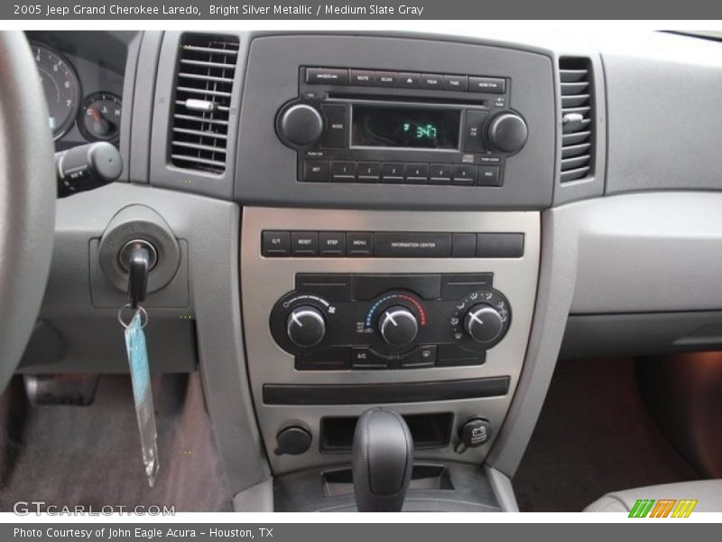 Bright Silver Metallic / Medium Slate Gray 2005 Jeep Grand Cherokee Laredo