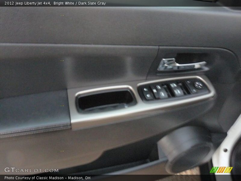 Bright White / Dark Slate Gray 2012 Jeep Liberty Jet 4x4