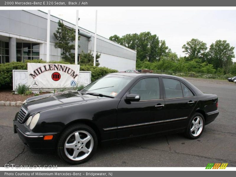 Black / Ash 2000 Mercedes-Benz E 320 Sedan