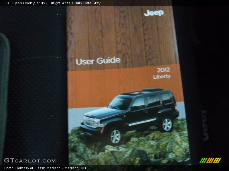Bright White / Dark Slate Gray 2012 Jeep Liberty Jet 4x4