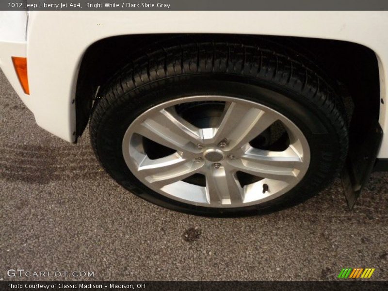 Bright White / Dark Slate Gray 2012 Jeep Liberty Jet 4x4