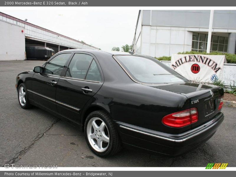 Black / Ash 2000 Mercedes-Benz E 320 Sedan