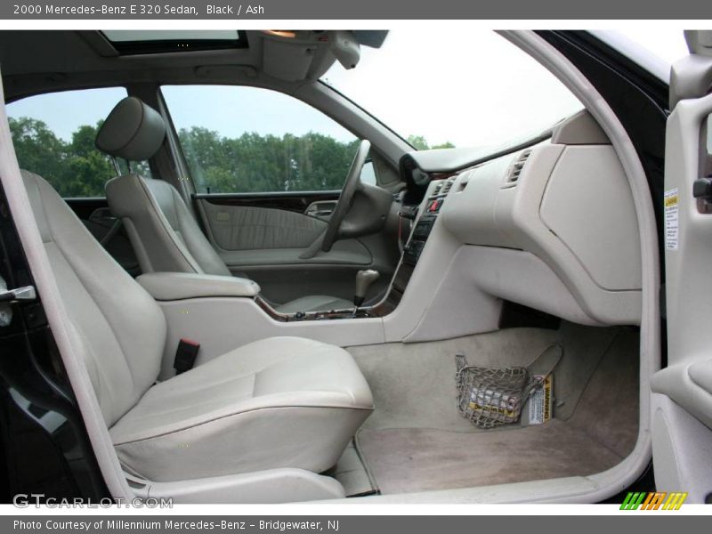 Black / Ash 2000 Mercedes-Benz E 320 Sedan