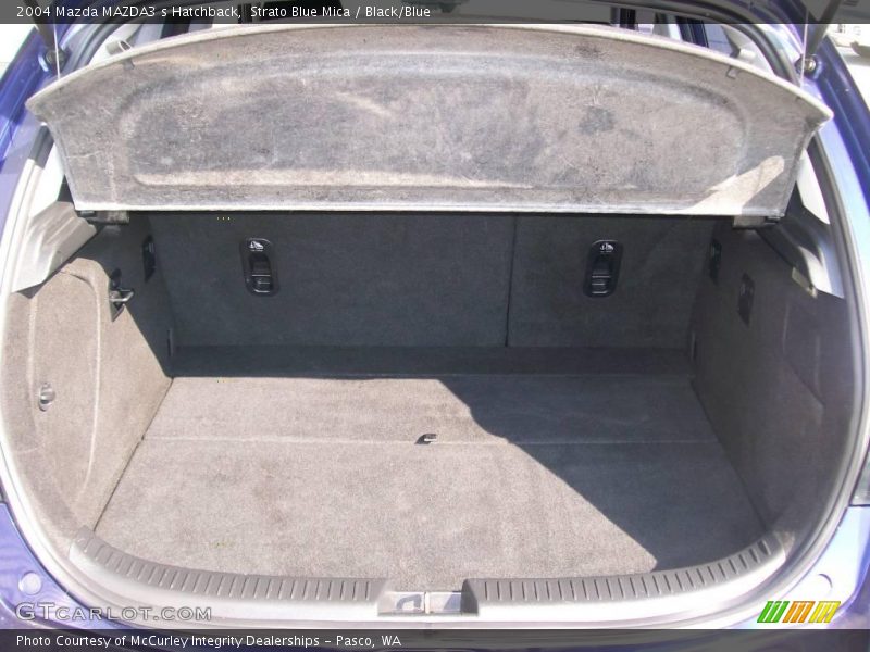 Strato Blue Mica / Black/Blue 2004 Mazda MAZDA3 s Hatchback