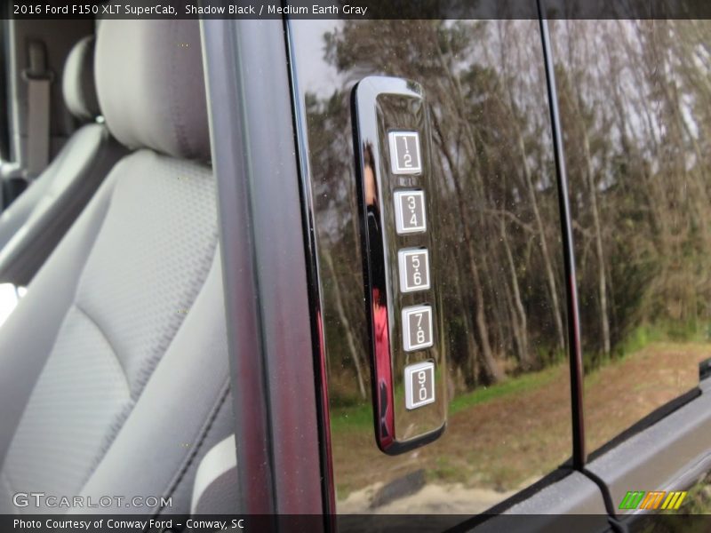 Shadow Black / Medium Earth Gray 2016 Ford F150 XLT SuperCab