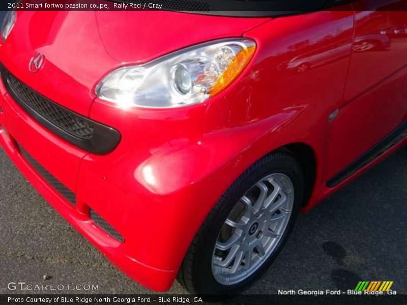 Rally Red / Gray 2011 Smart fortwo passion coupe