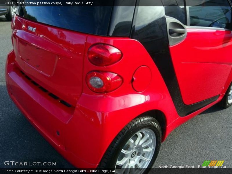 Rally Red / Gray 2011 Smart fortwo passion coupe