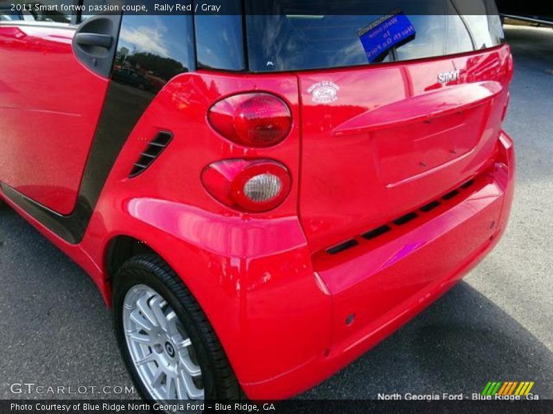 Rally Red / Gray 2011 Smart fortwo passion coupe