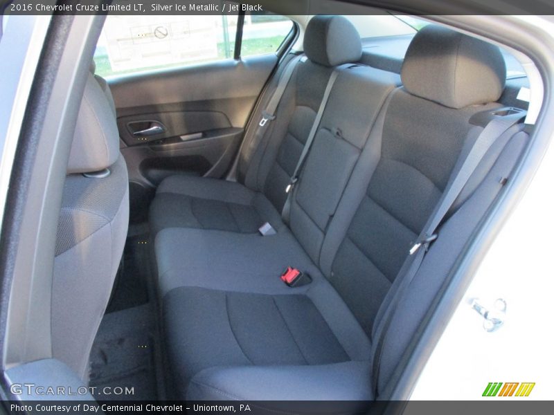 Silver Ice Metallic / Jet Black 2016 Chevrolet Cruze Limited LT