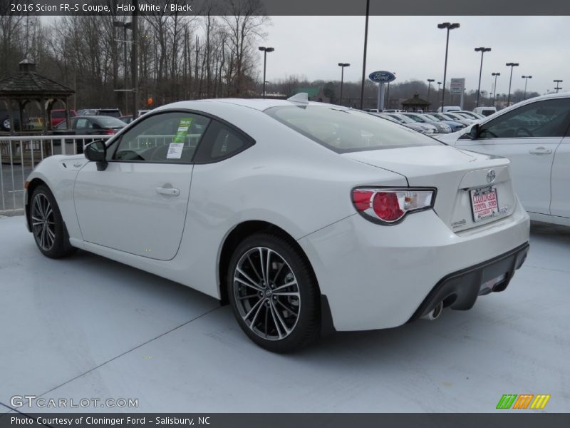 Halo White / Black 2016 Scion FR-S Coupe