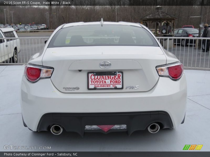 Halo White / Black 2016 Scion FR-S Coupe