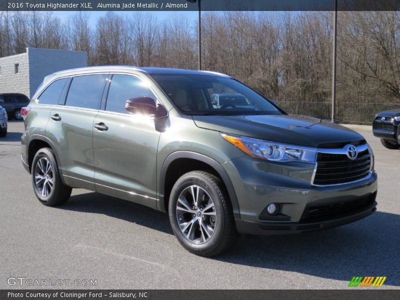 Alumina Jade Metallic / Almond 2016 Toyota Highlander XLE