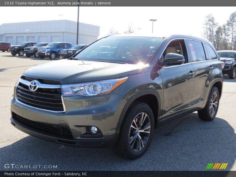 Alumina Jade Metallic / Almond 2016 Toyota Highlander XLE