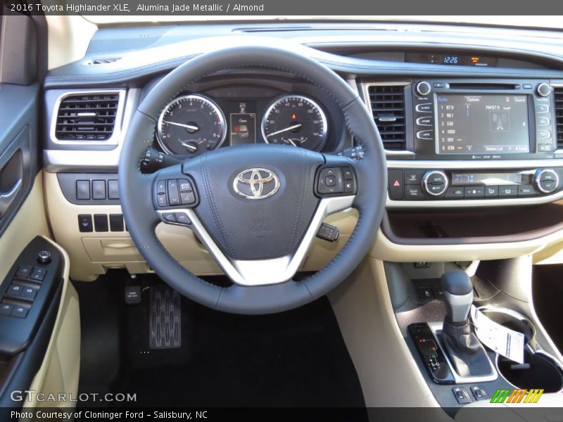 Alumina Jade Metallic / Almond 2016 Toyota Highlander XLE