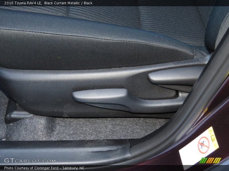Black Currant Metallic / Black 2016 Toyota RAV4 LE