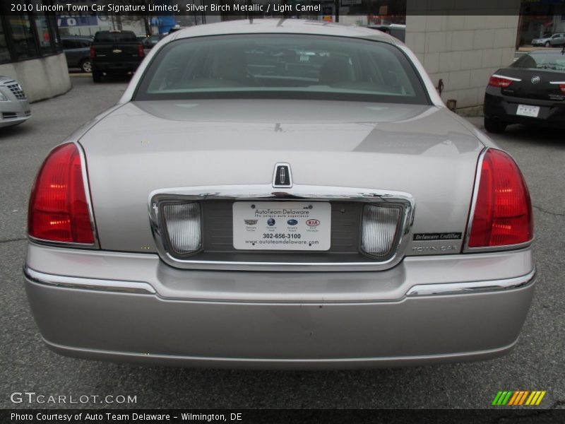 Silver Birch Metallic / Light Camel 2010 Lincoln Town Car Signature Limited