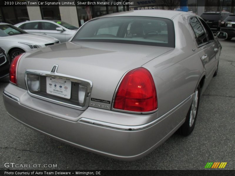 Silver Birch Metallic / Light Camel 2010 Lincoln Town Car Signature Limited