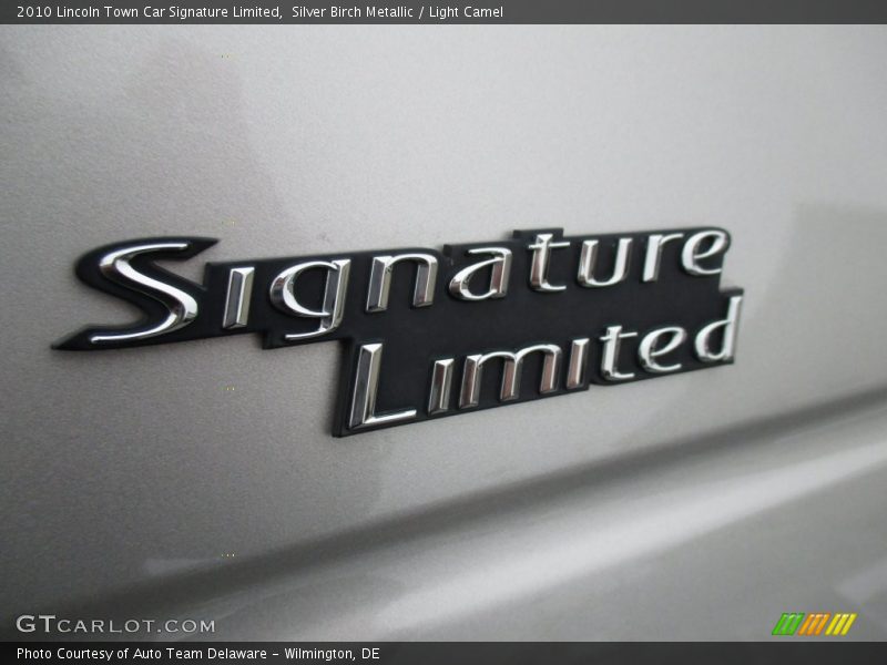 Silver Birch Metallic / Light Camel 2010 Lincoln Town Car Signature Limited