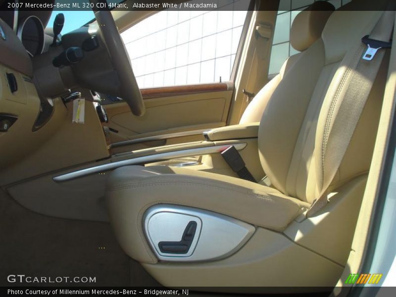 Alabaster White / Macadamia 2007 Mercedes-Benz ML 320 CDI 4Matic