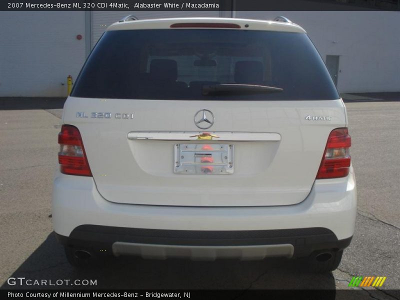 Alabaster White / Macadamia 2007 Mercedes-Benz ML 320 CDI 4Matic