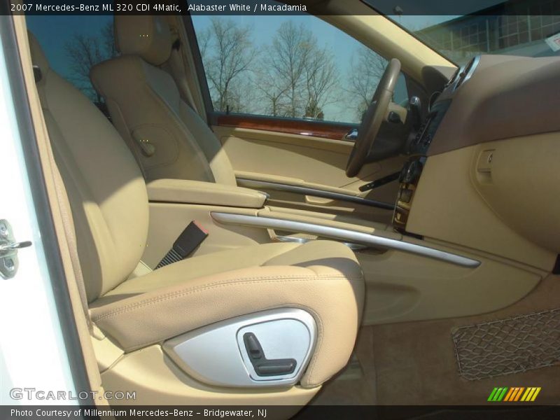 Alabaster White / Macadamia 2007 Mercedes-Benz ML 320 CDI 4Matic