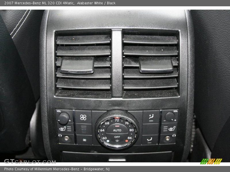 Alabaster White / Black 2007 Mercedes-Benz ML 320 CDI 4Matic