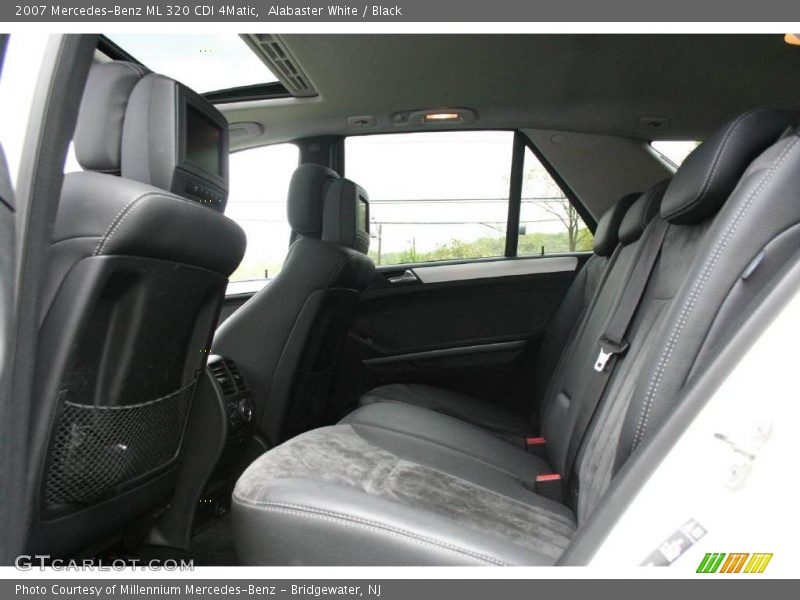 Alabaster White / Black 2007 Mercedes-Benz ML 320 CDI 4Matic