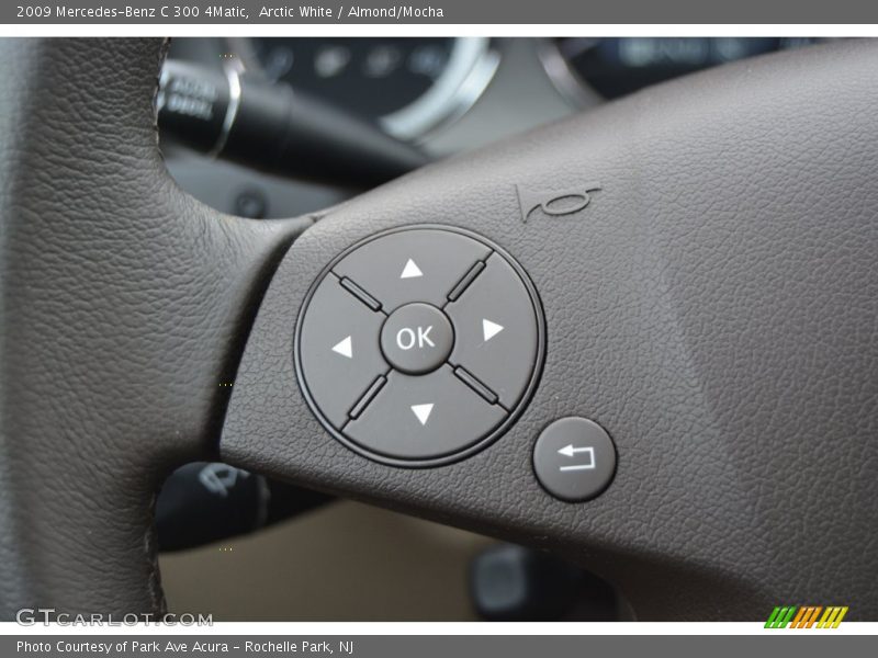 Arctic White / Almond/Mocha 2009 Mercedes-Benz C 300 4Matic