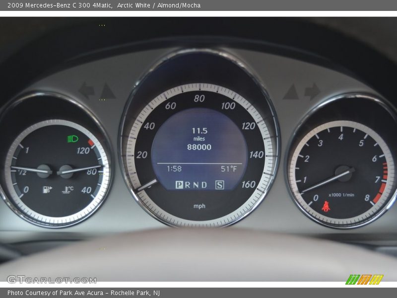 Arctic White / Almond/Mocha 2009 Mercedes-Benz C 300 4Matic