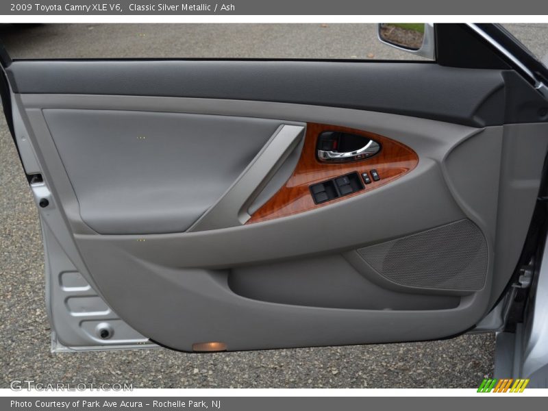 Classic Silver Metallic / Ash 2009 Toyota Camry XLE V6