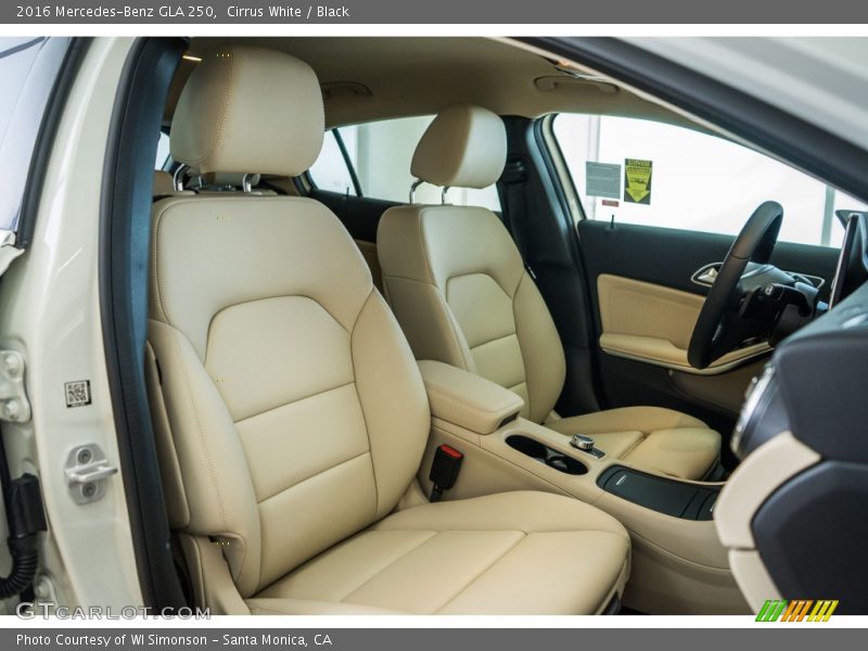 Cirrus White / Black 2016 Mercedes-Benz GLA 250
