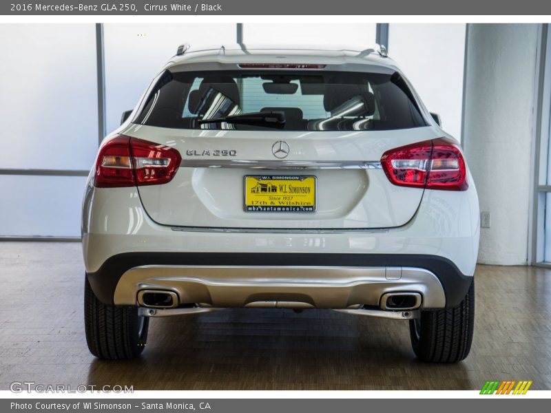 Cirrus White / Black 2016 Mercedes-Benz GLA 250