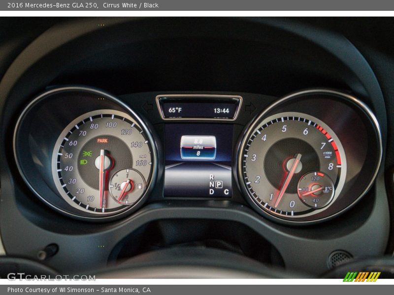Cirrus White / Black 2016 Mercedes-Benz GLA 250